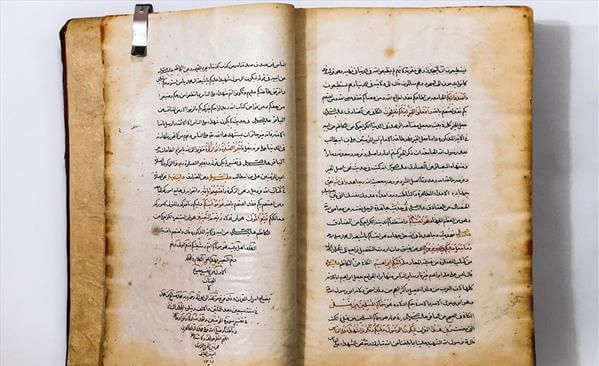 خریدار کتاب خطی قدیمی چه کسی است و کتابهای ارزشمند شما چقدر قیمت دارند؟