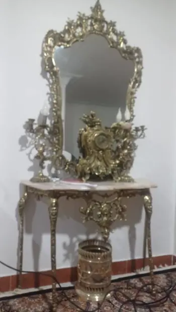خریدار آینه کنسول برنزی کیست و چگونه میتوان این کالای دکوراتیو را سریع و با قیمت بالا فروخت؟